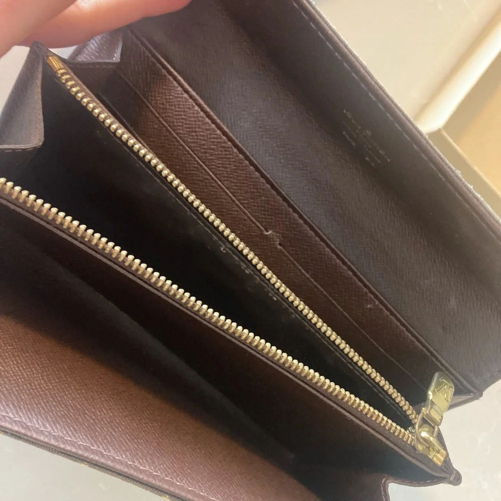 Louis Vuitton Classic Monogram Wallet & Card Holder - Brown - Picture 4 of 8
